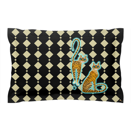 The Morrigan Raven-Knot with Knotwork Frame Pillow Sham